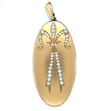 Load image into Gallery viewer, 14k Gold Filled Vintage Oblong Fleur de Lis Locket