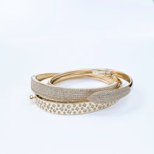 Load image into Gallery viewer, 14kg Diamond Cuff Bracelet
