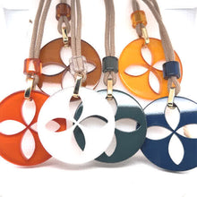 Load image into Gallery viewer, 14kg Dipped Large Lucite Quatrefoil Necklaces
