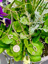 Load image into Gallery viewer, 14kg and White Diamond Elongated Star of David
