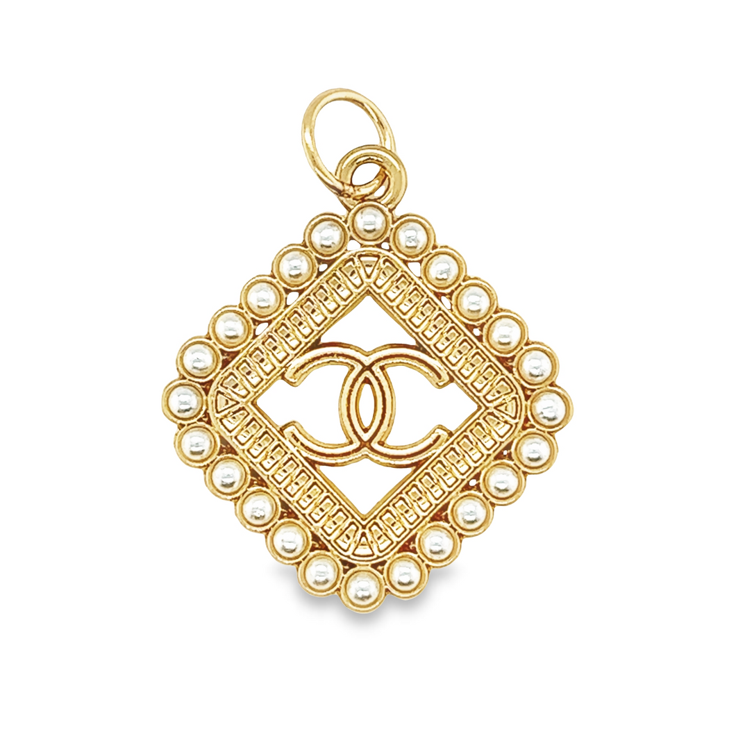 Vintage Chanel Diagonal CC pendant with Pearls