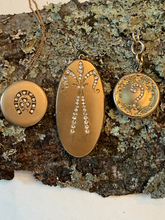 Load image into Gallery viewer, 14k Gold Filled Vintage Oblong Fleur de Lis Locket
