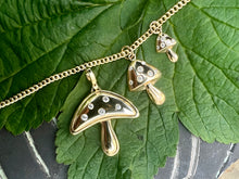 Load image into Gallery viewer, 14kg and White Diamond Medium Mushroom Pendant
