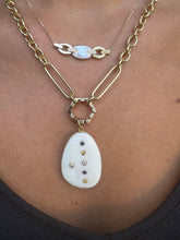 Load image into Gallery viewer, 14kg Mariner Link and Mother of Pearl Necklace
