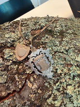 Load image into Gallery viewer, 9kg Vintage Shield Pendant
