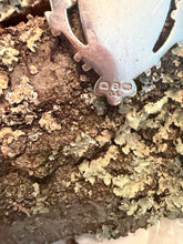 Load image into Gallery viewer, 14kg Rose gold and Sterling Silver Vintage Shield
