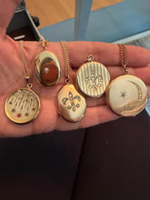 Load image into Gallery viewer, 14kg Filled  Vintage Moon Star Locket
