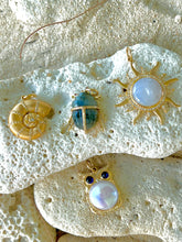 Load image into Gallery viewer, 14kg Pearl, Diamond and Sapphire Owl Pendant
