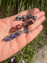Load image into Gallery viewer, Semi Precious Stone and Chain Fish
