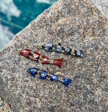 Load image into Gallery viewer, Semi Precious Stone and Chain Fish
