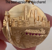 Load image into Gallery viewer, 14kg Vintage XL NYC Skyline Pendant
