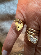Load image into Gallery viewer, 9k Gold Vinatge Heart Lock Ring
