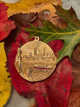 Load image into Gallery viewer, 14kg Vintage XL NYC Skyline Pendant

