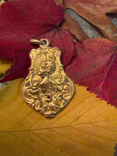 Load image into Gallery viewer, 18kg Art Nouveau Locket
