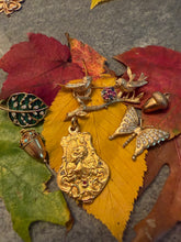 Load image into Gallery viewer, 18kg Art Nouveau Locket
