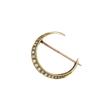 Load image into Gallery viewer, 15KG Vintage Pearl Crescent Moon Brooch
