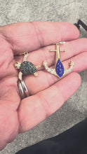 Load and play video in Gallery viewer, 14kg White and Blue Diamond Turtle Pendant
