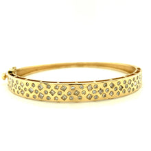 Load image into Gallery viewer, 14kg Spotted Diamond Bangle Bracelet
