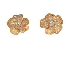 Load image into Gallery viewer, 14kg and white Diamond Flower Earrings
