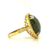 Load image into Gallery viewer, 14kg and White Diamond Labradorite Ring
