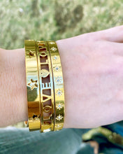 Load image into Gallery viewer, Gold Cut-Out Star Bangle Bracelet
