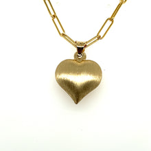 Load image into Gallery viewer, Vintage 14kg Heart Pendant
