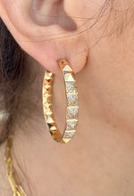Load image into Gallery viewer, 14kg and White Diamond Pyramid Hoop Earrings

