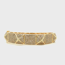 Load and play video in Gallery viewer, 14kg and White Diamond Pyramid Bracelet
